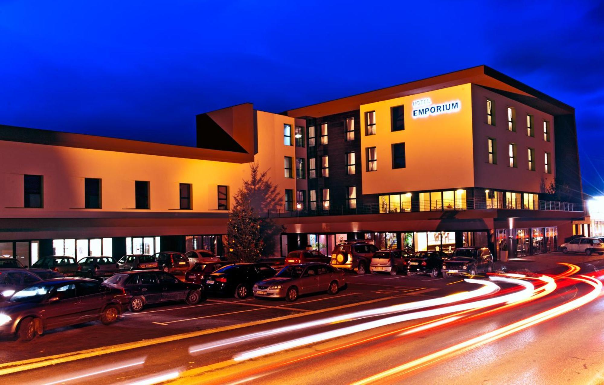 Hotel Emporium Bihać Exterior foto